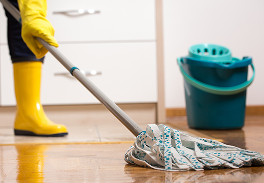 Featured-cleaning-wooden-floor