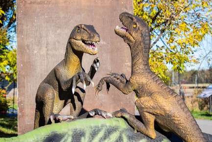 Dinosaurs exhibit at Safari Niagara